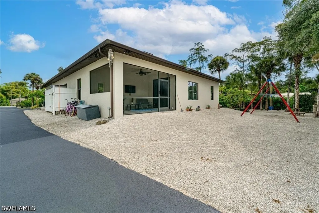 328 16th Avenue NW Naples FL 34120