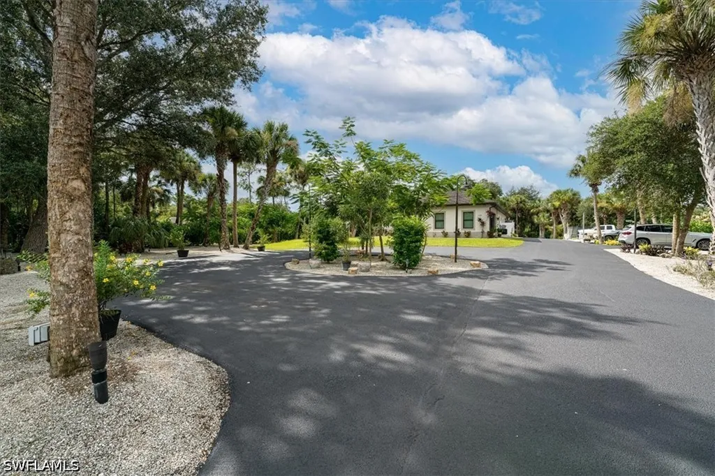 328 16th Avenue NW Naples FL 34120