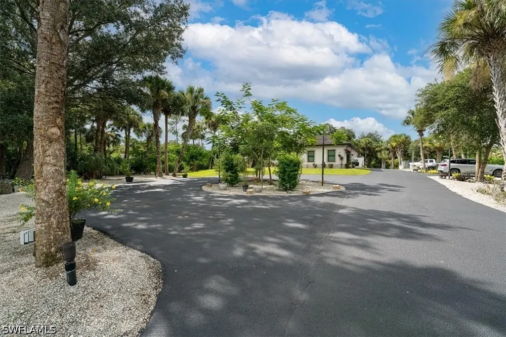 328 16th Avenue NW Naples FL 34120