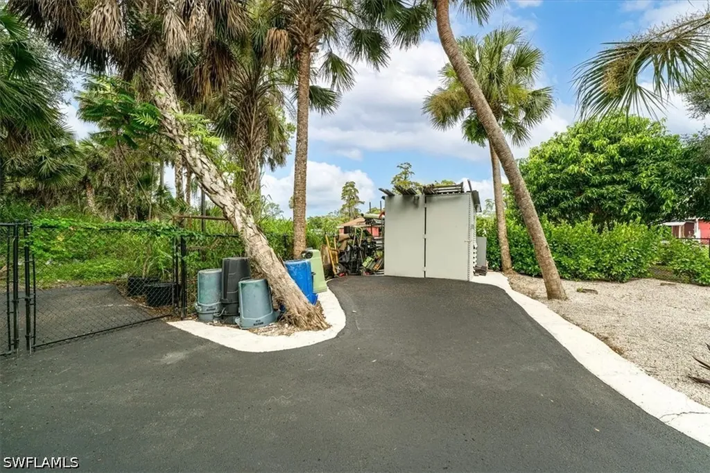 328 16th Avenue NW Naples FL 34120