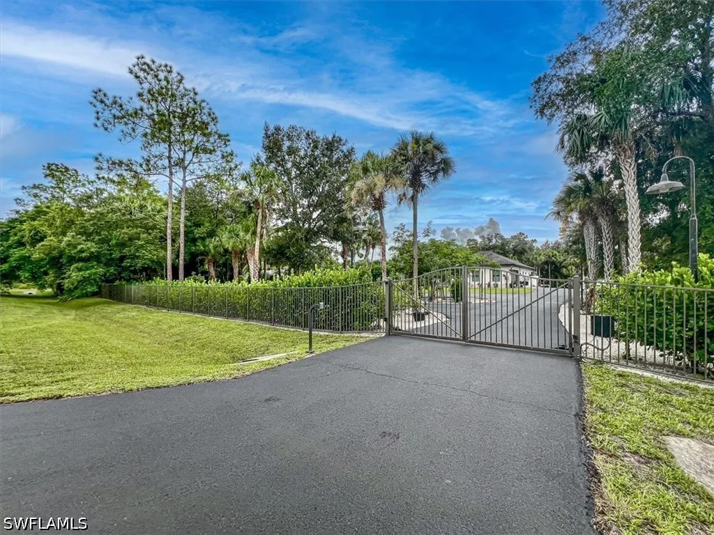 328 16th Avenue NW Naples FL 34120