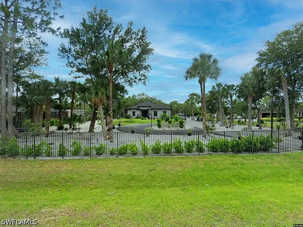 328 16th Avenue NW Naples FL 34120