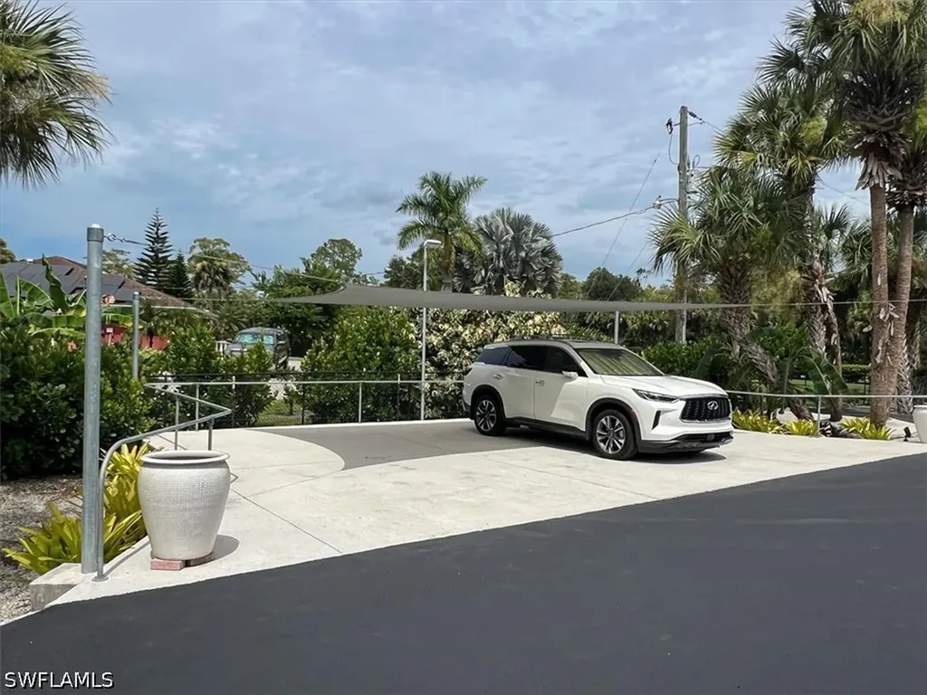 328 16th Avenue NW Naples FL 34120