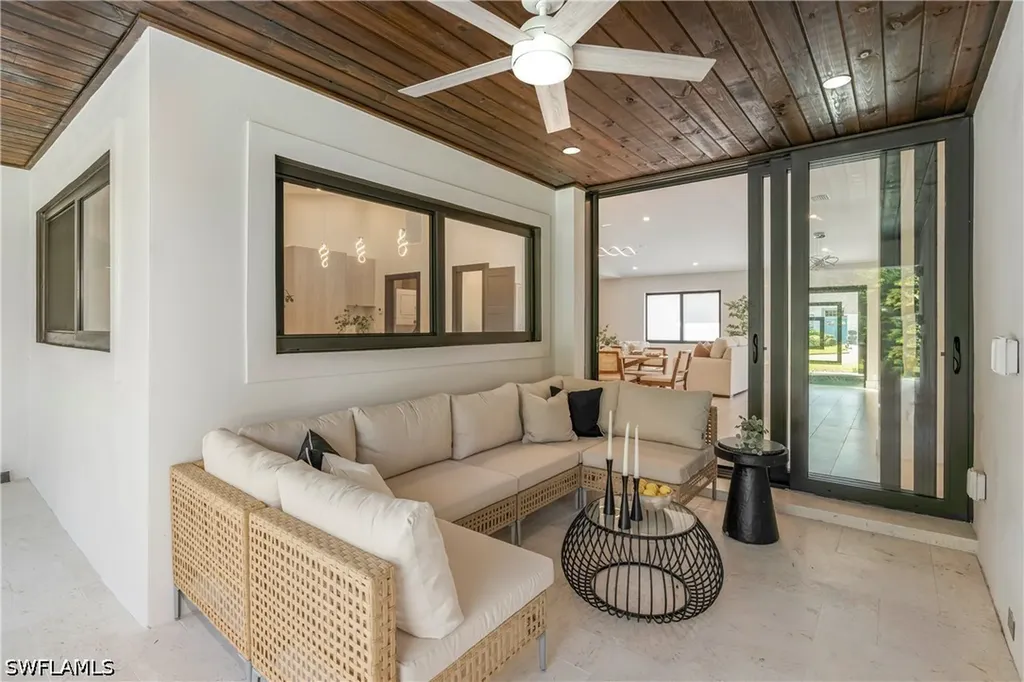 5105 Berkeley Drive Naples FL 34112