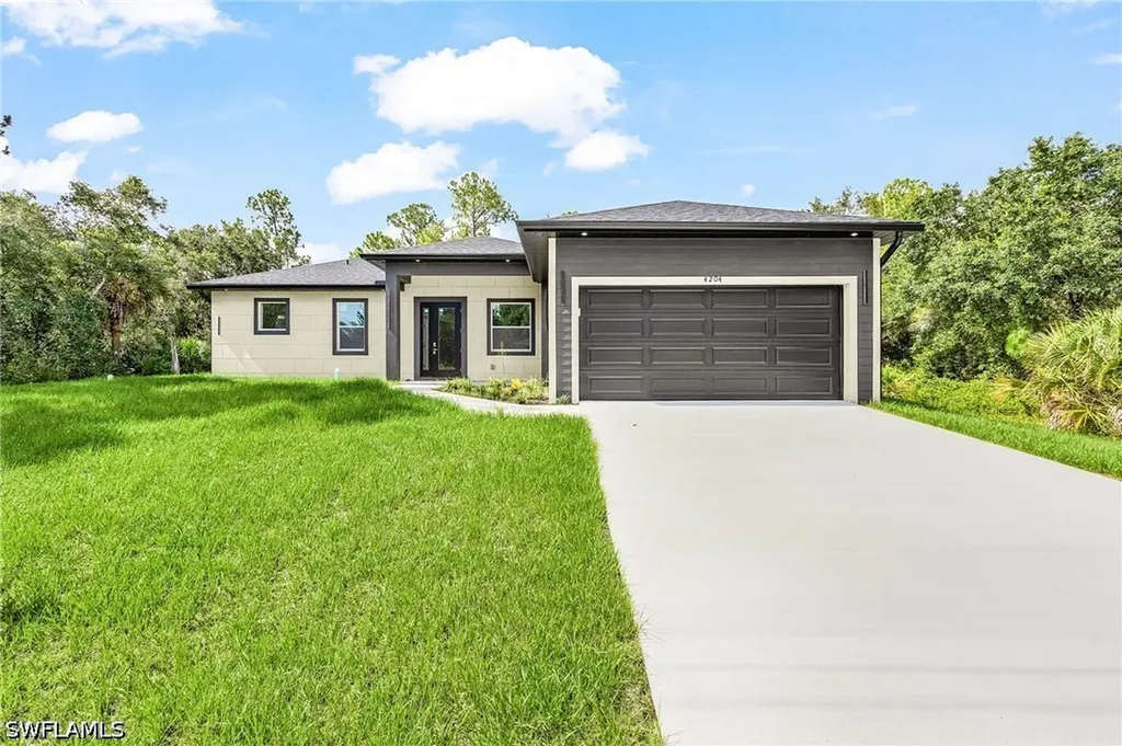 4204 E 24th Street Alva FL 33920