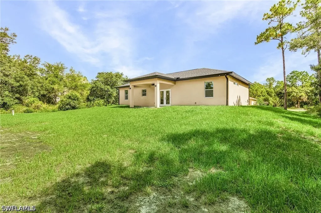 4204 E 24th Street Alva FL 33920