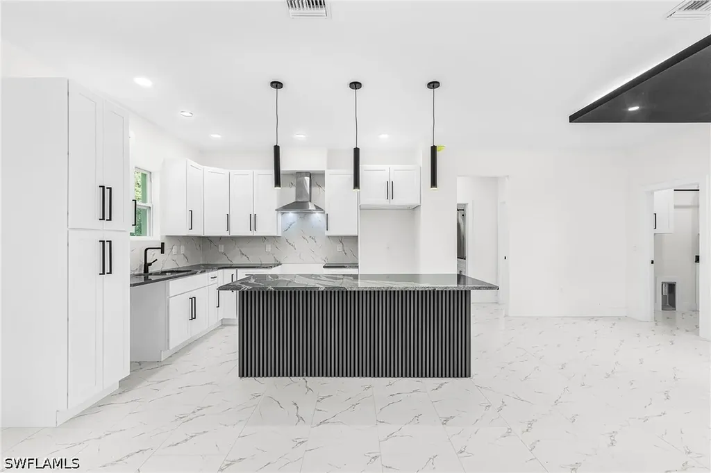 4204 E 24th Street Alva FL 33920