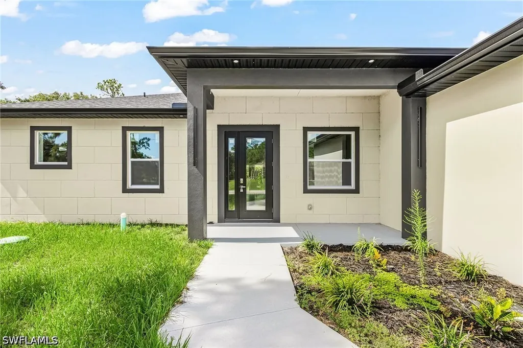 4204 E 24th Street Alva FL 33920