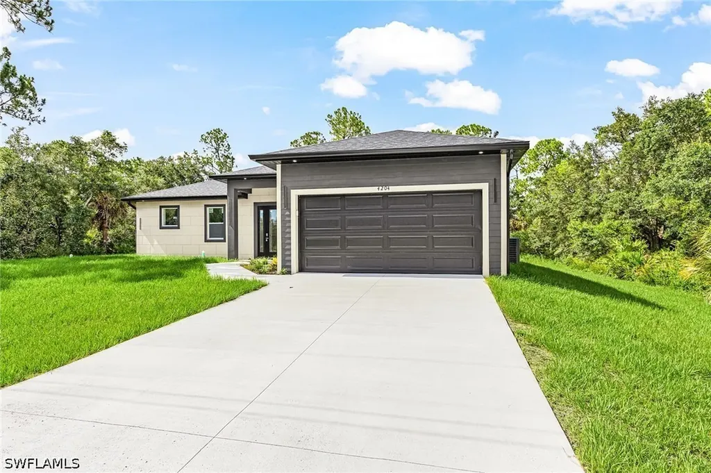 4204 E 24th Street Alva FL 33920