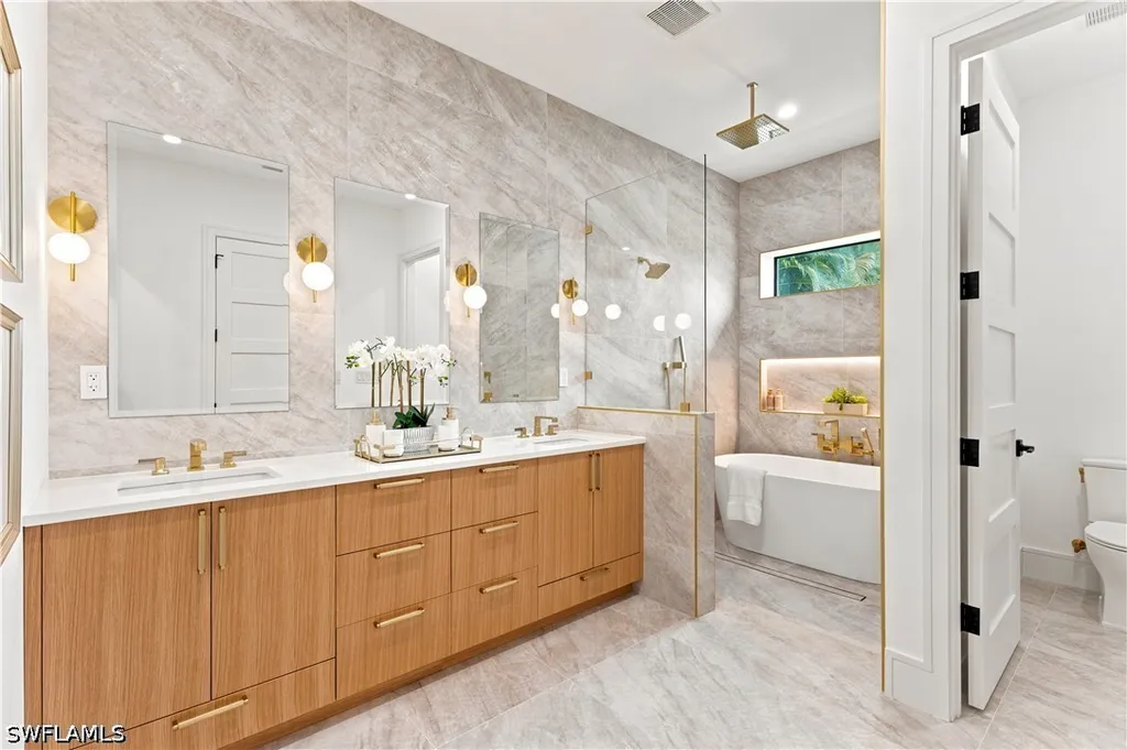 2200 11th Street N Naples FL 34103