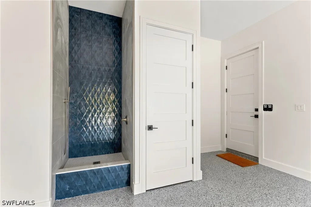 2200 11th Street N Naples FL 34103