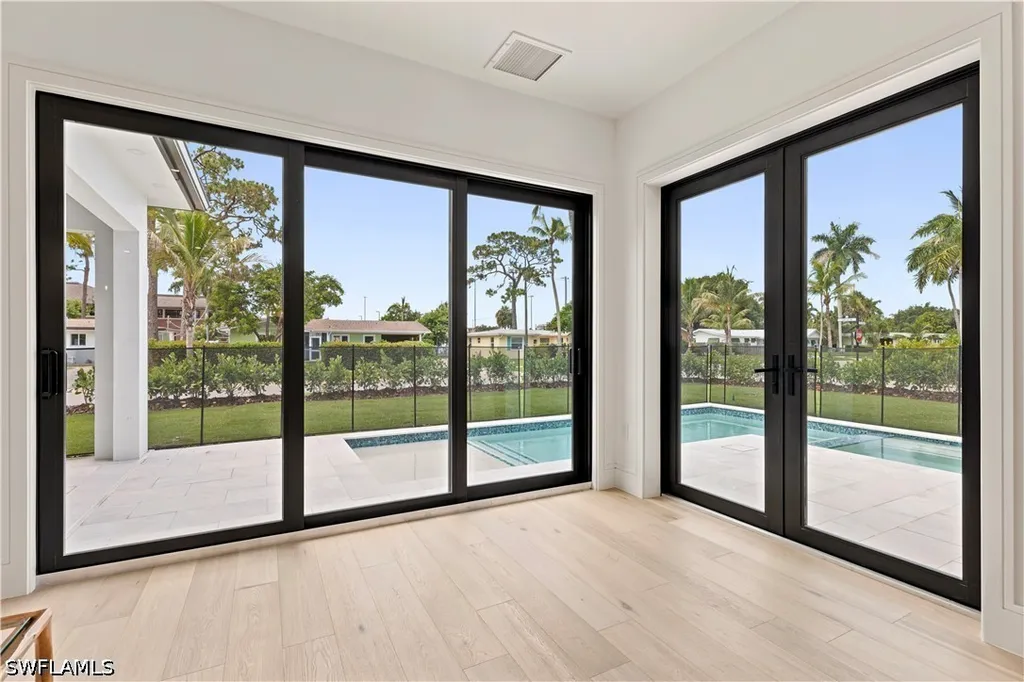 2200 11th Street N Naples FL 34103