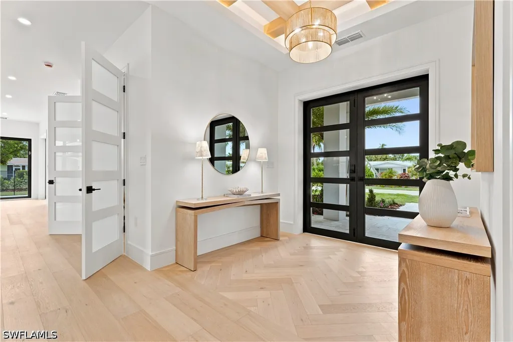 2200 11th Street N Naples FL 34103