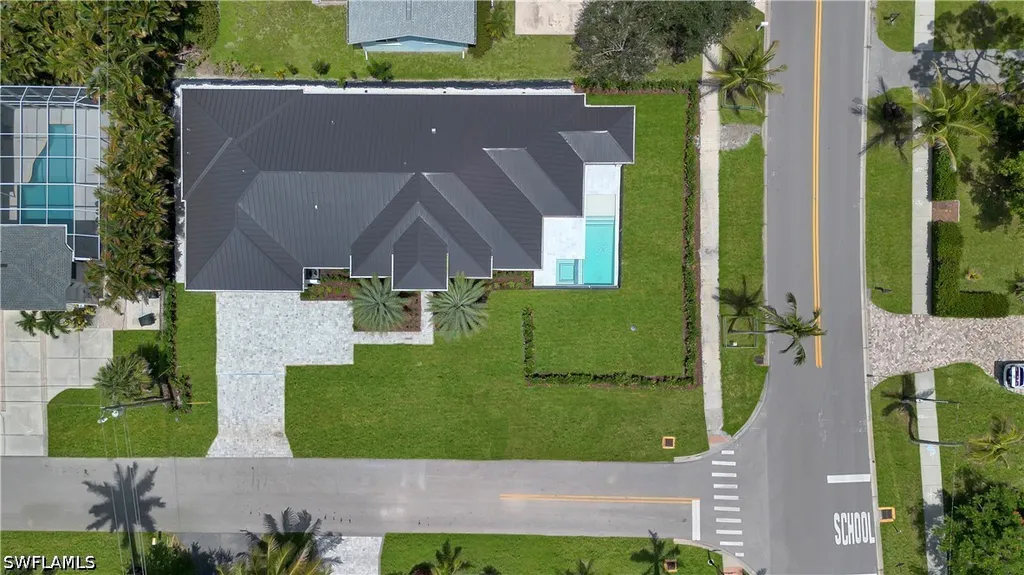 2200 11th Street N Naples FL 34103