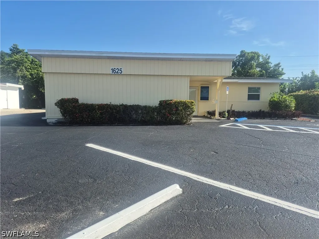 1625 Colonial Boulevard Fort Myers FL 33907