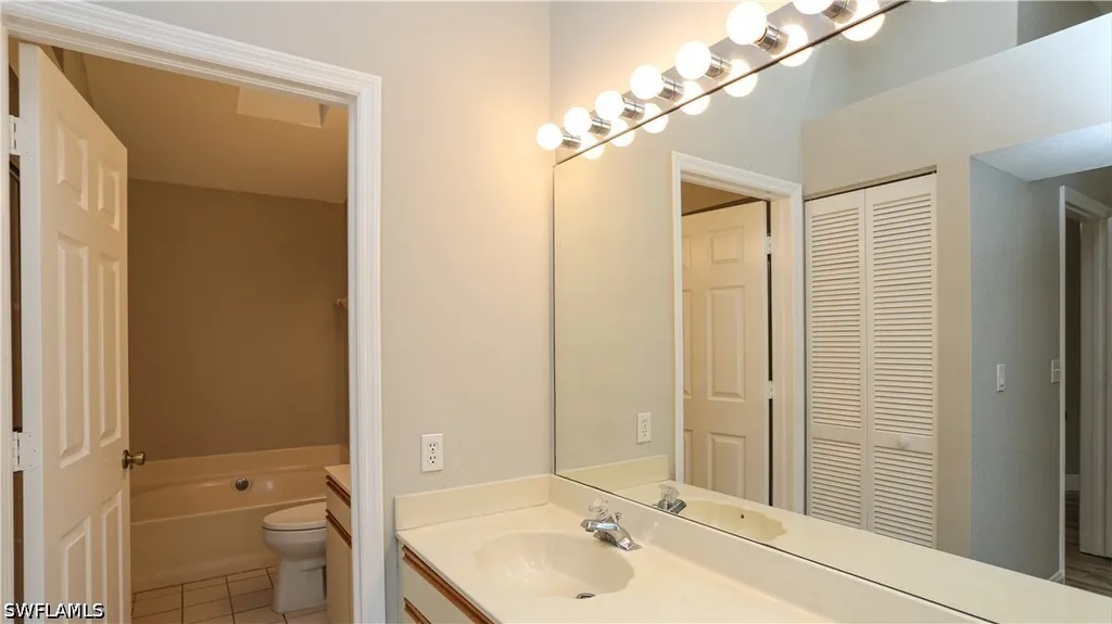 402 Emerald Bay Circle Naples FL 34110