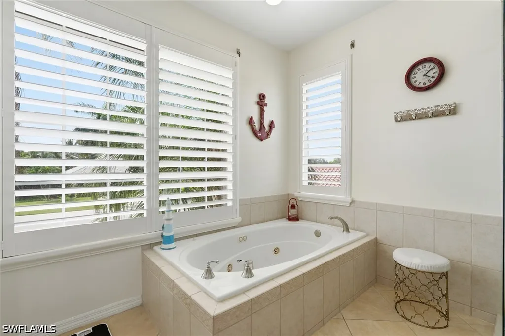 308 Wentworth Court Naples FL 34104
