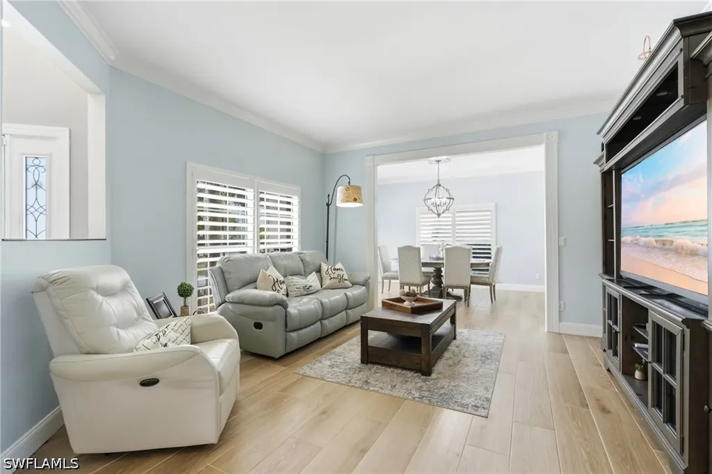 308 Wentworth Court Naples FL 34104