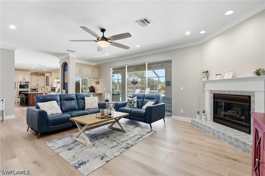 308 Wentworth Court Naples FL 34104