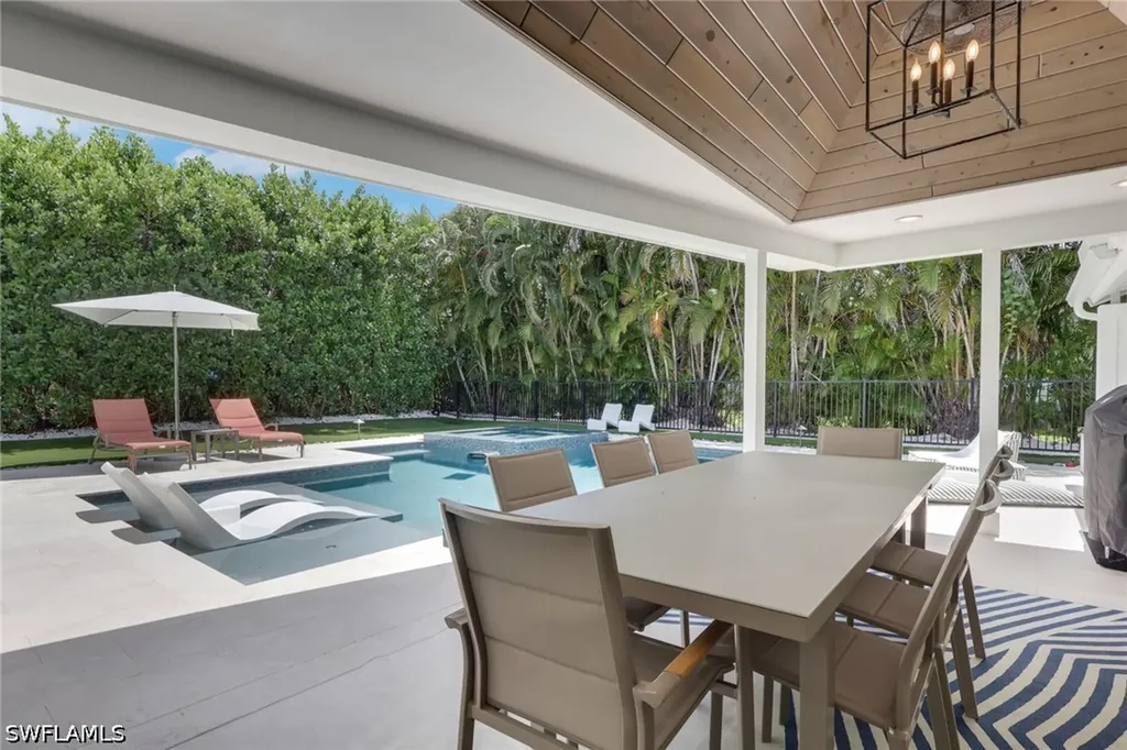 765 High Pines Drive Naples FL 34103