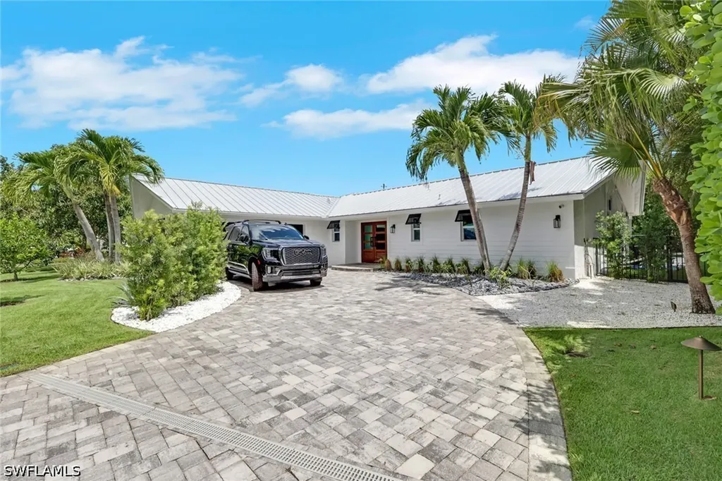 765 High Pines Drive Naples FL 34103