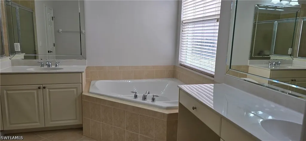 7856 Founders Circle Naples FL 34104