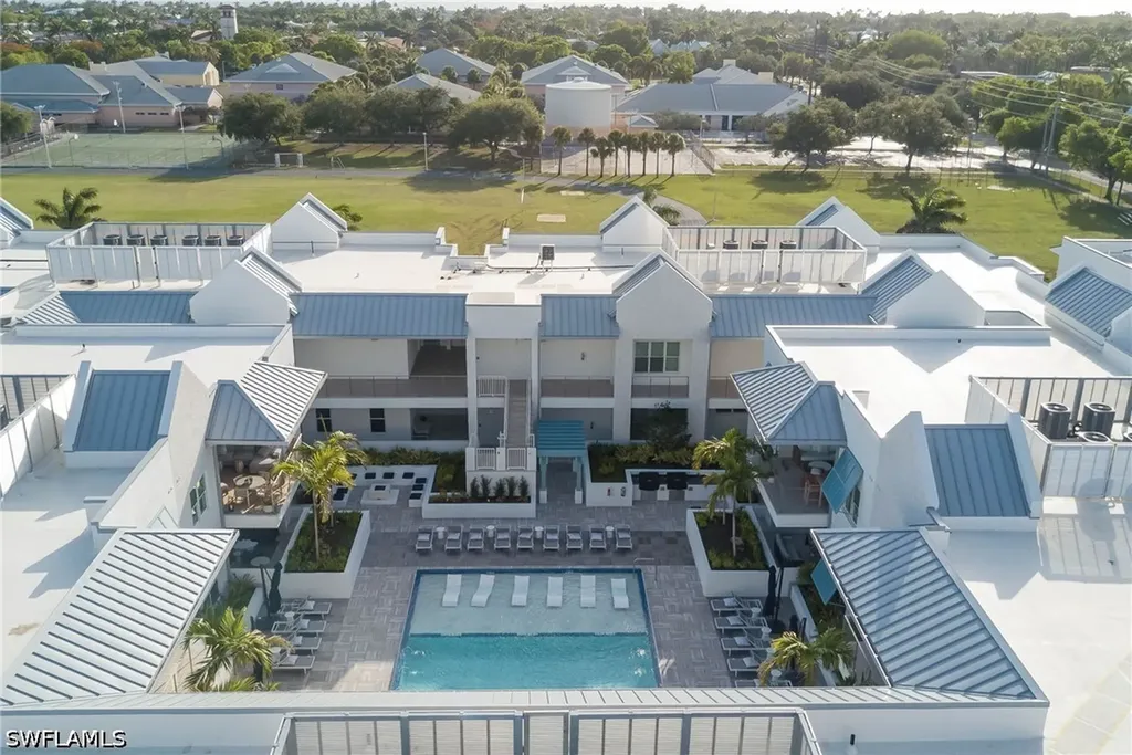 201 8th Street S Naples FL 34102