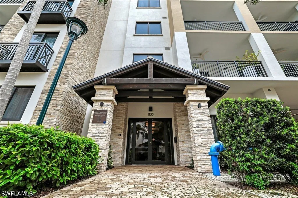 1135 3rd Avenue S Naples FL 34102