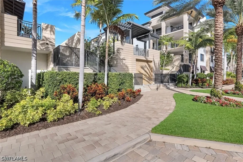 1135 3rd Avenue S Naples FL 34102