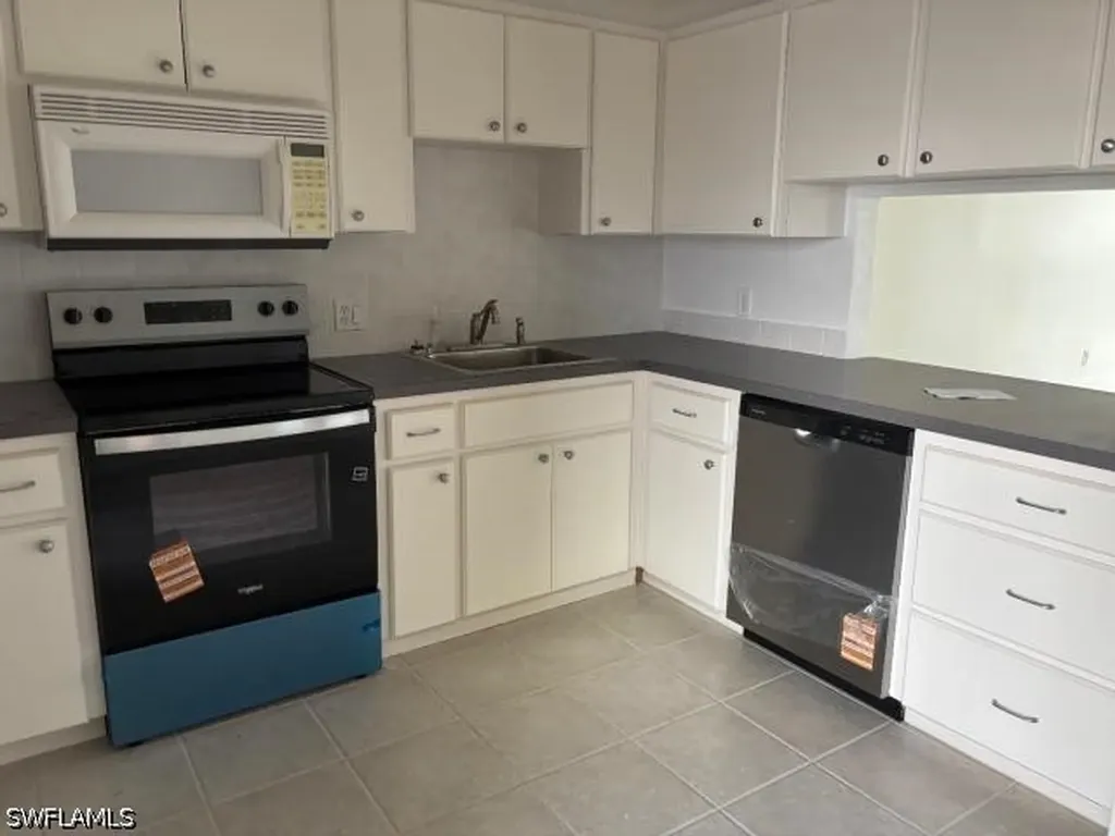 4260 SE 20th Place Cape Coral FL 33904