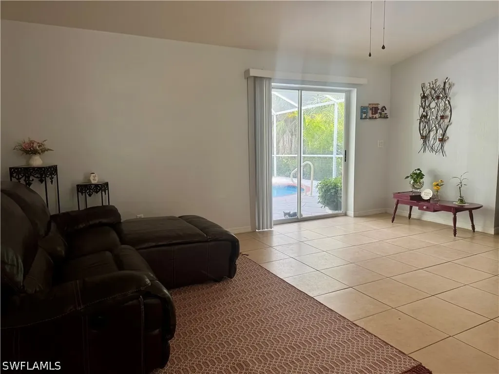 461 1st Street NW Naples FL 34120