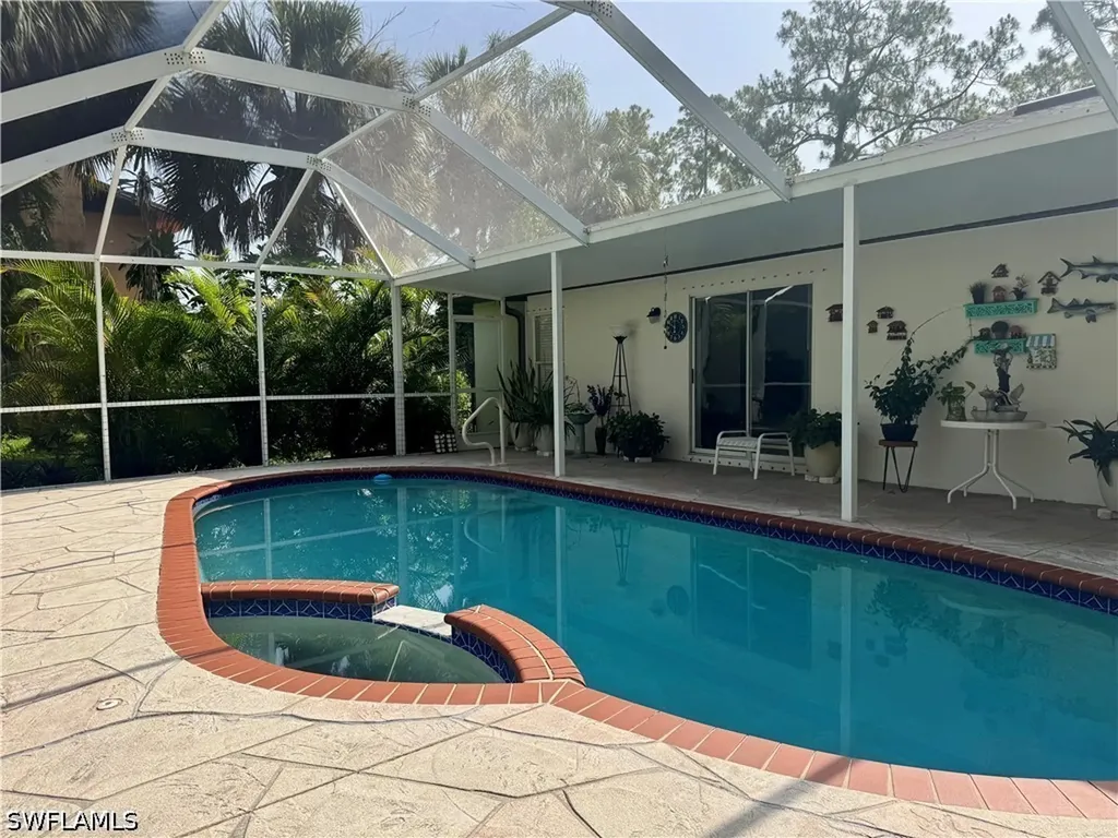 461 1st Street NW Naples FL 34120