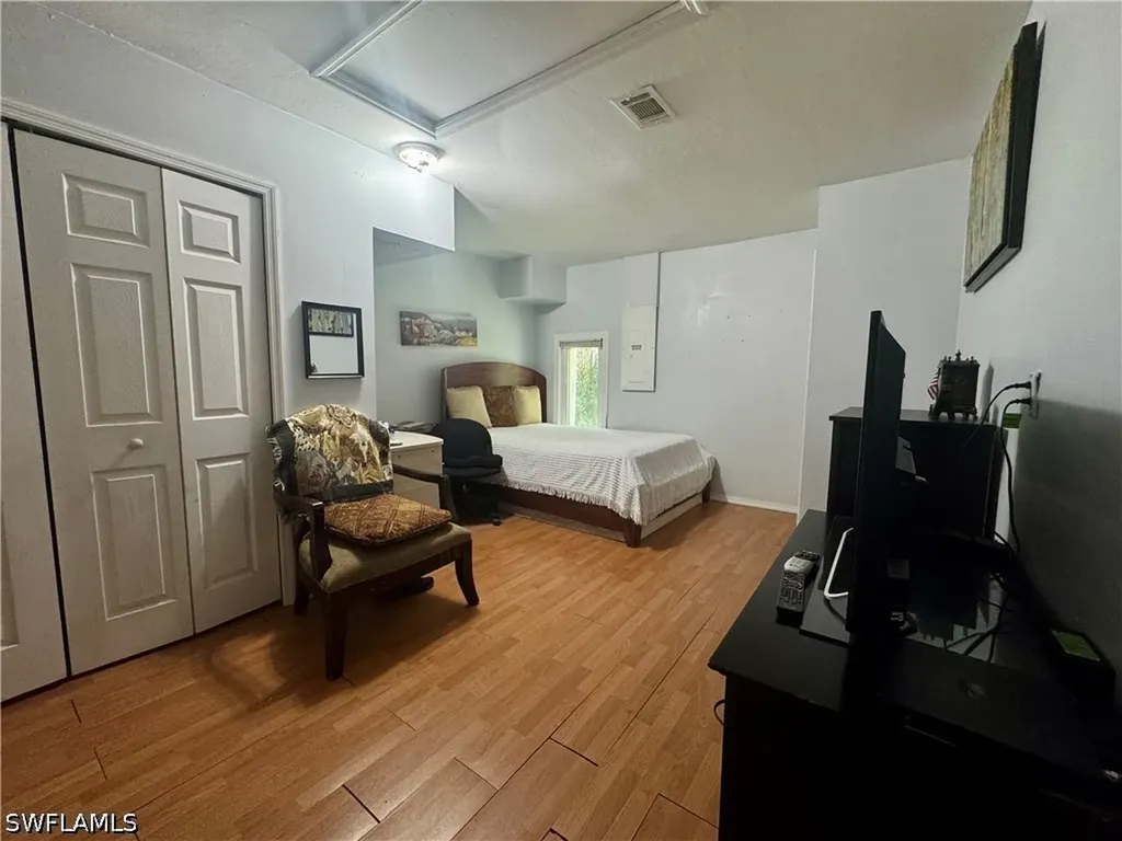461 1st Street NW Naples FL 34120