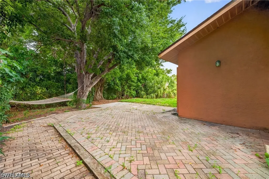 17565 Lee Road Fort Myers FL 33967