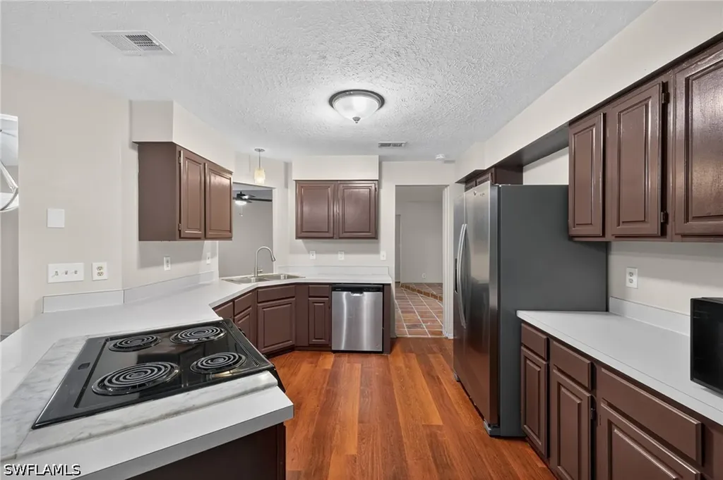 17565 Lee Road Fort Myers FL 33967