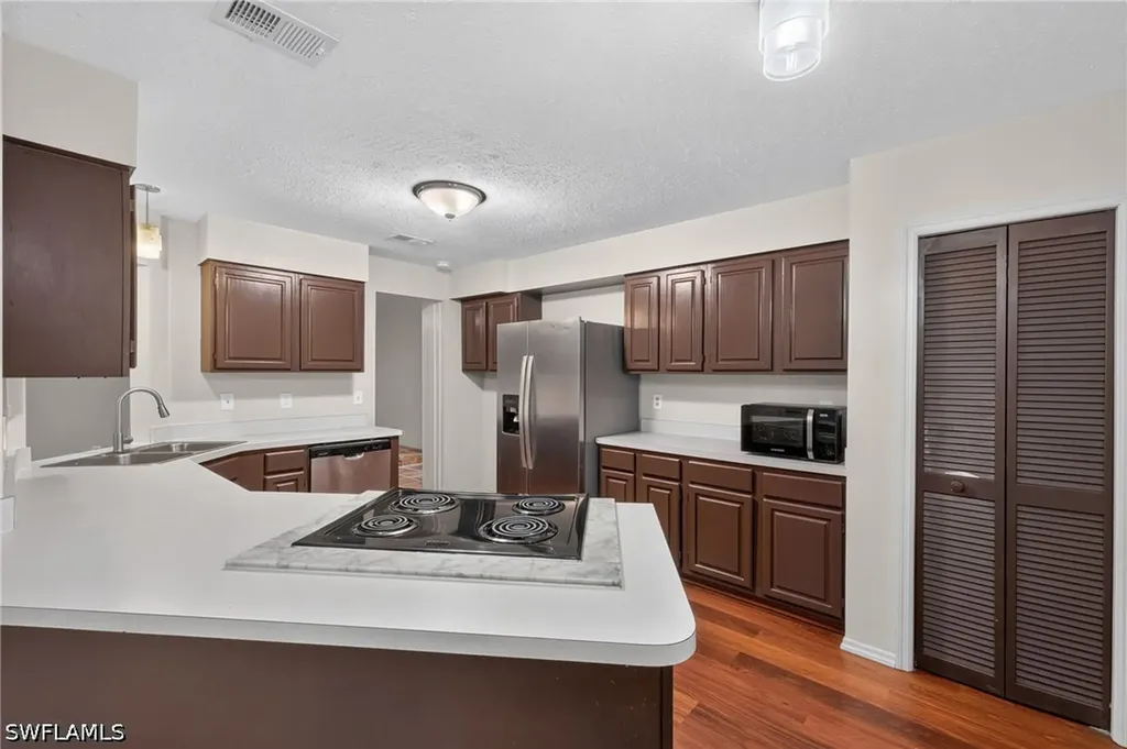 17565 Lee Road Fort Myers FL 33967