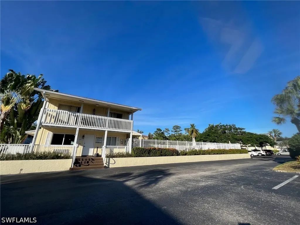 4603 Bayshore Drive Naples FL 34112