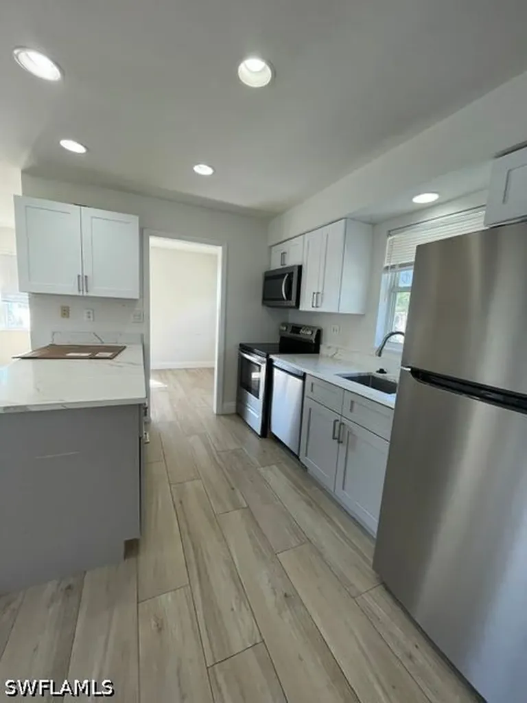 517 96th Avenue N Naples FL 34108