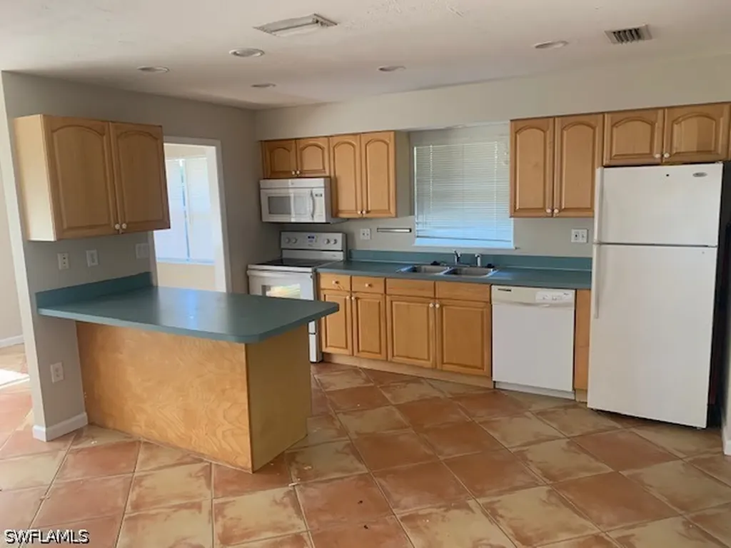 517 96th Avenue N Naples FL 34108
