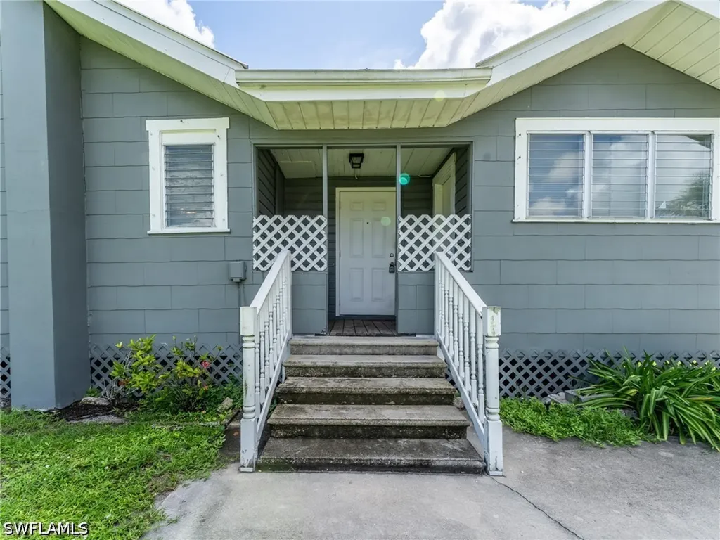 3802 Seminole Avenue Fort Myers FL 33916