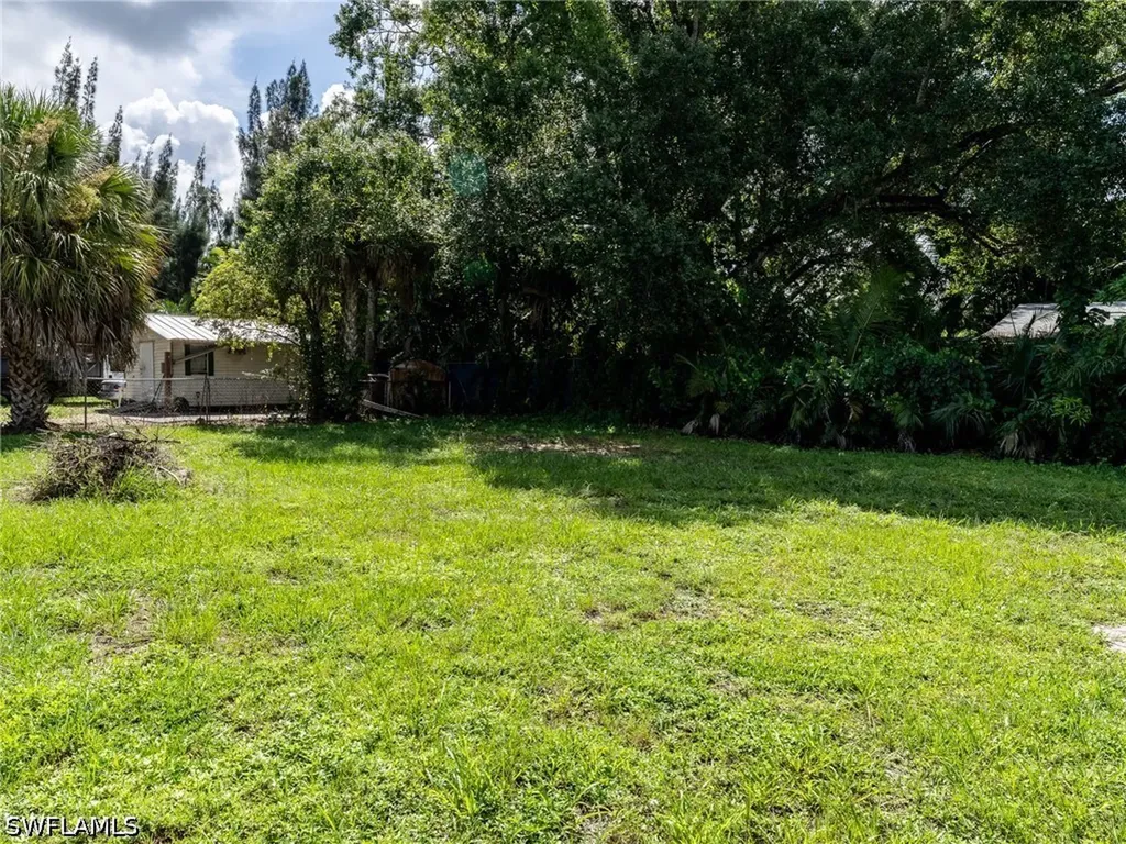 3802 Seminole Avenue Fort Myers FL 33916