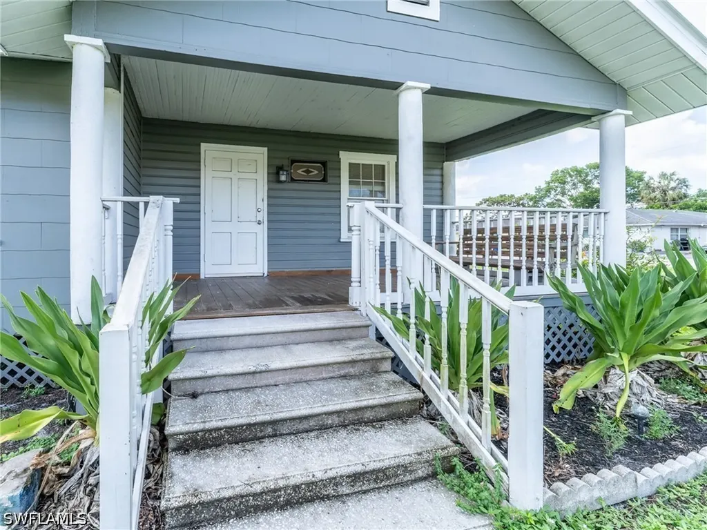 3802 Seminole Avenue Fort Myers FL 33916