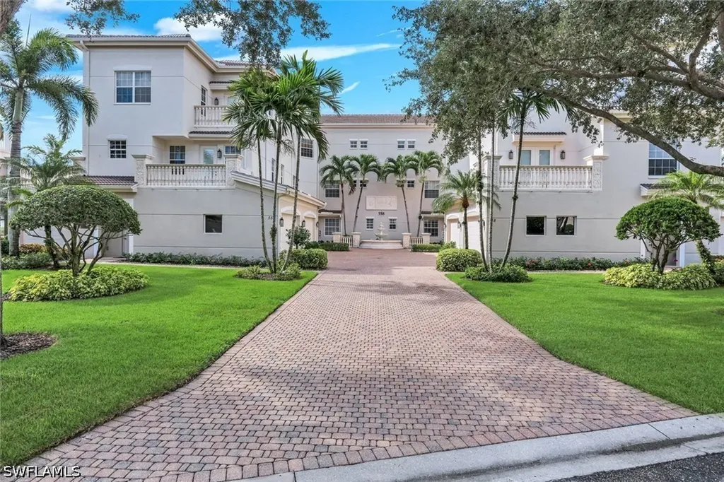 558 Avellino Isle Circle Naples FL 34119