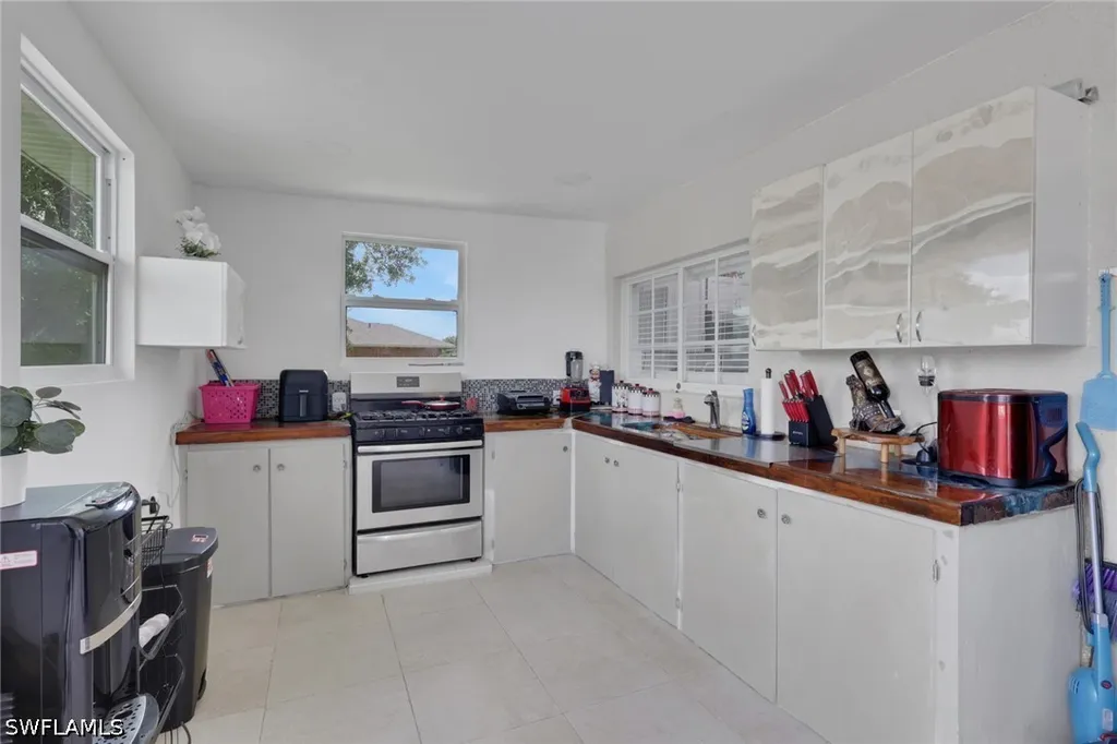 4075 24th Avenue NE Naples FL 34120
