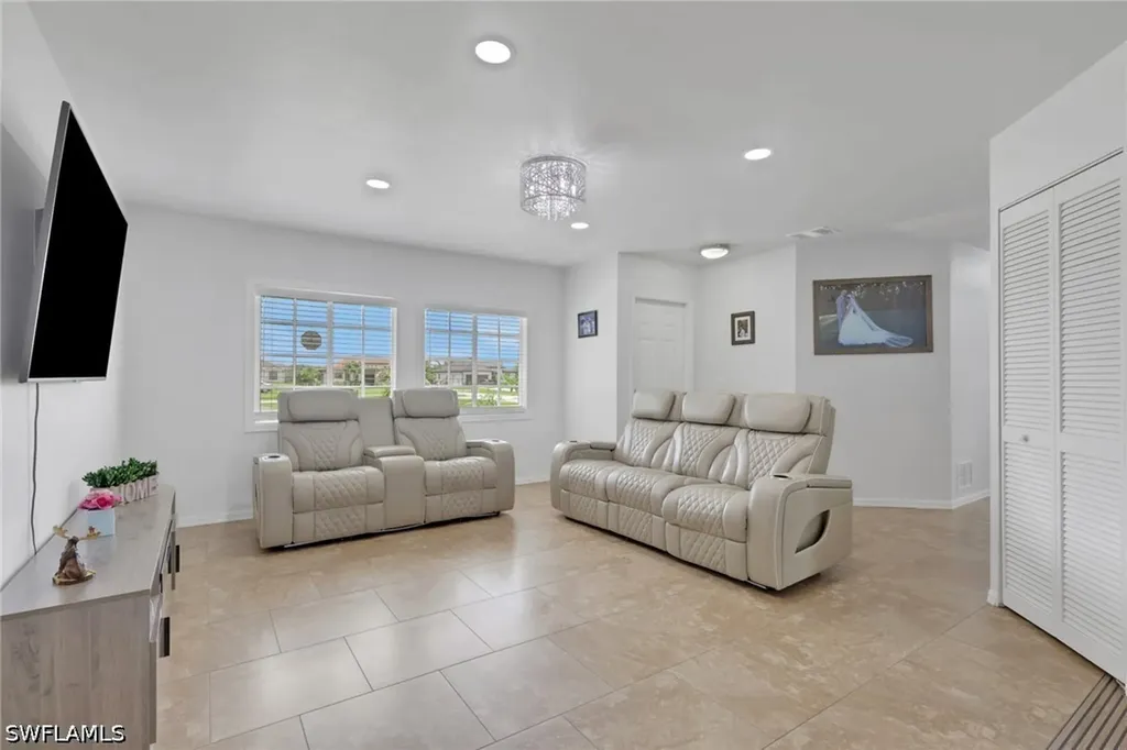 4075 24th Avenue NE Naples FL 34120