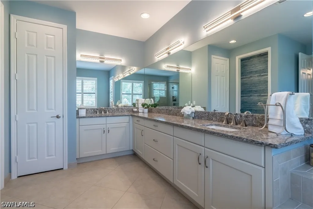 4347 Aurora Street Naples FL 34119