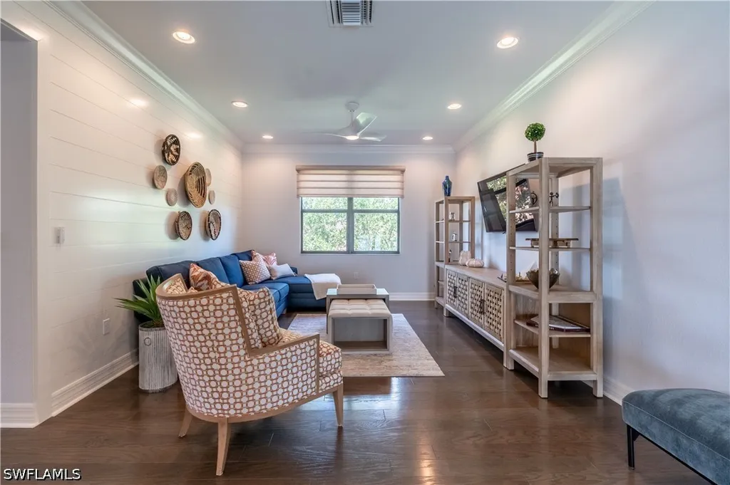 4347 Aurora Street Naples FL 34119