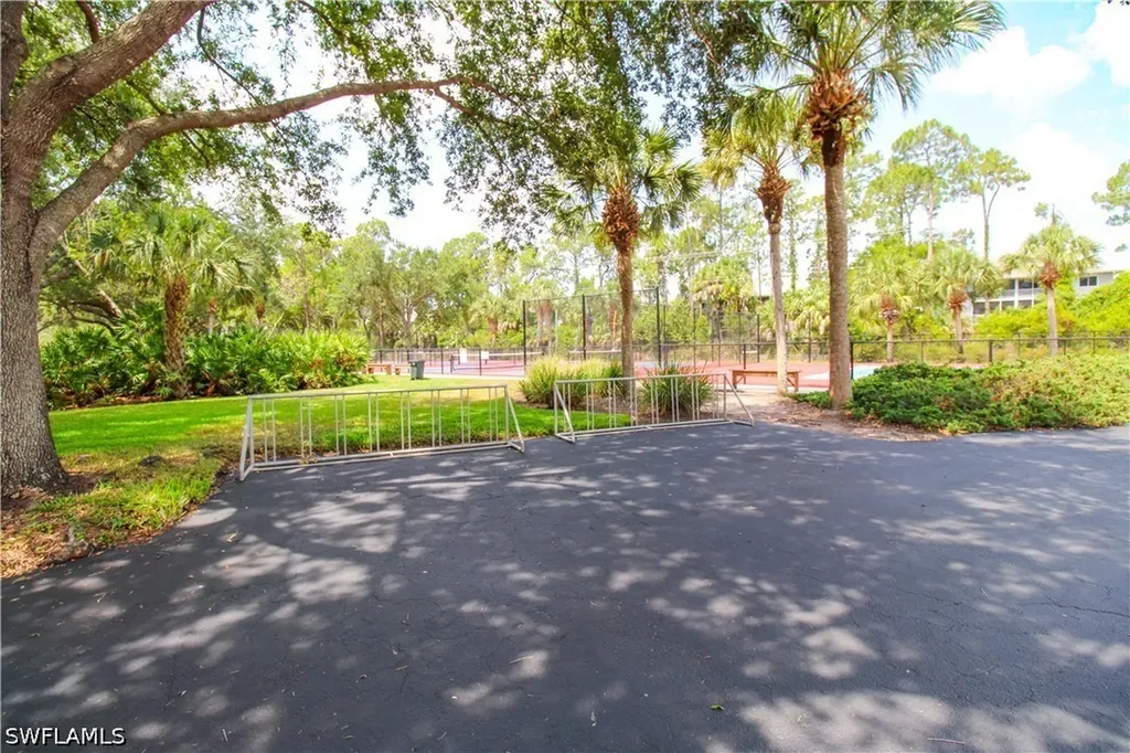 225 Robin Hood Circle Naples FL 34104