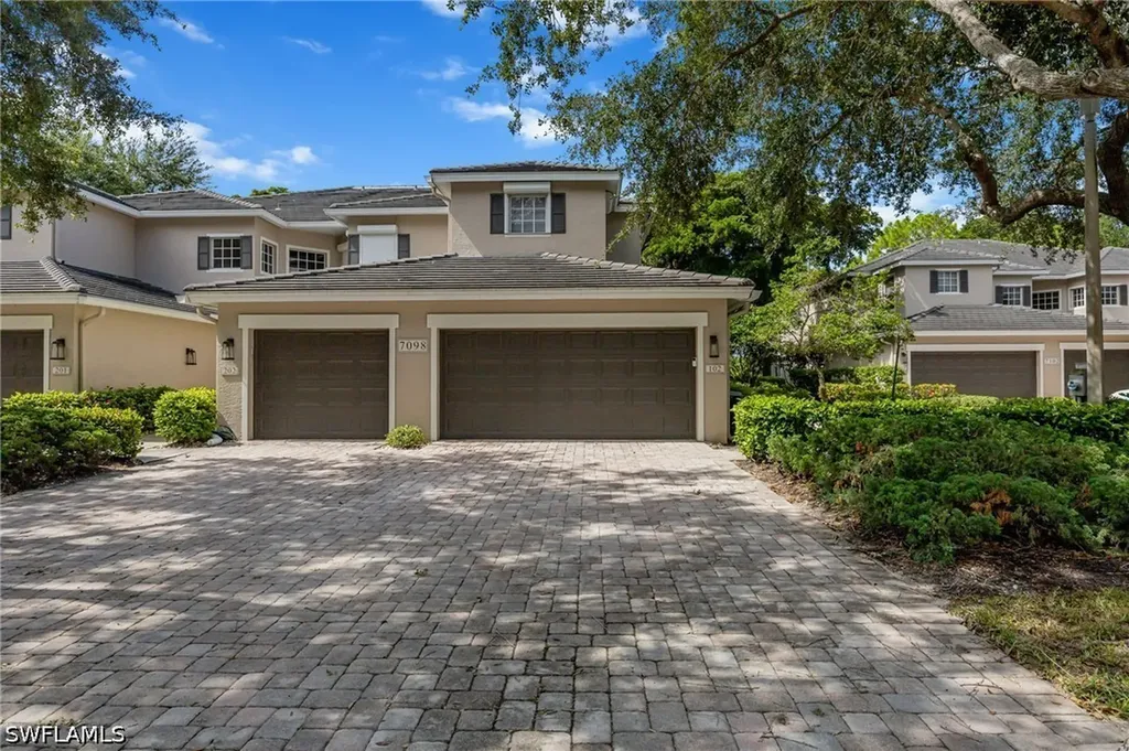 Naples FL, 7098 Pond Cypress Court, Unit 102