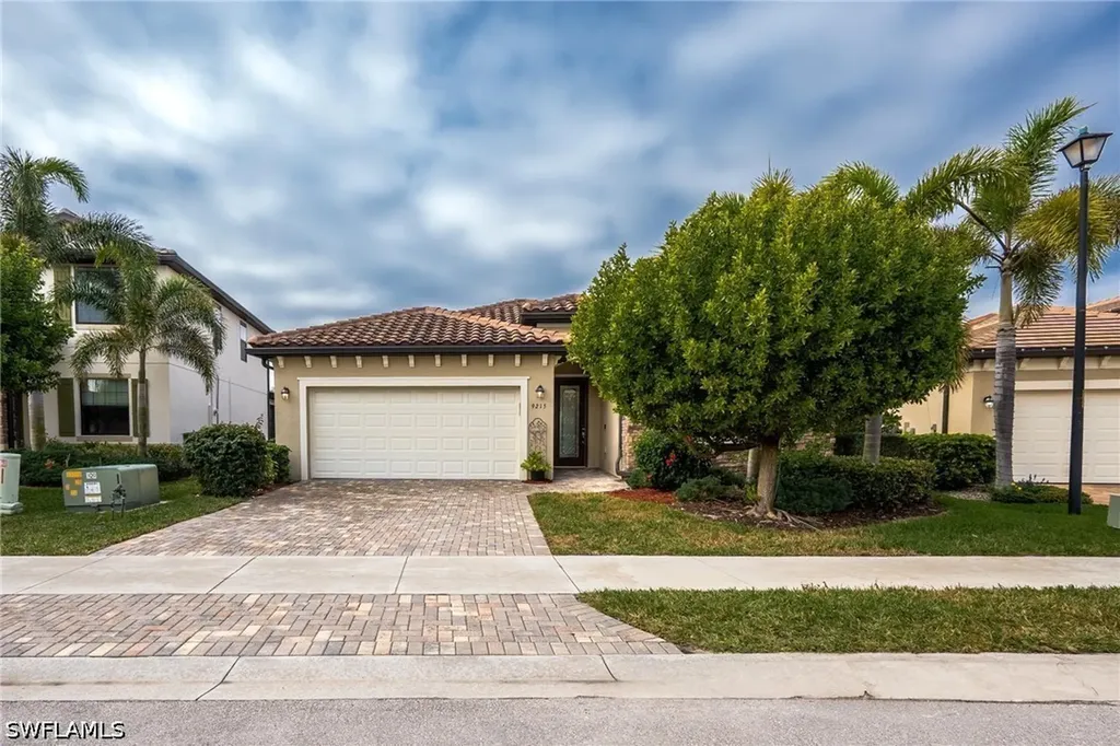 9215 Shadow Oak Lane Naples FL 34120
